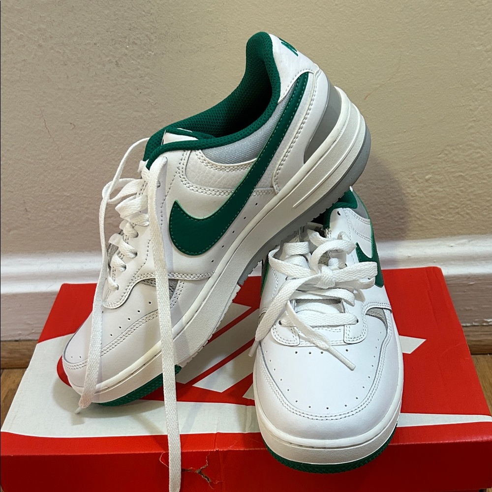 Nike Gamma Force White and Green Low-Top Sneakers - Picture 5 of 9